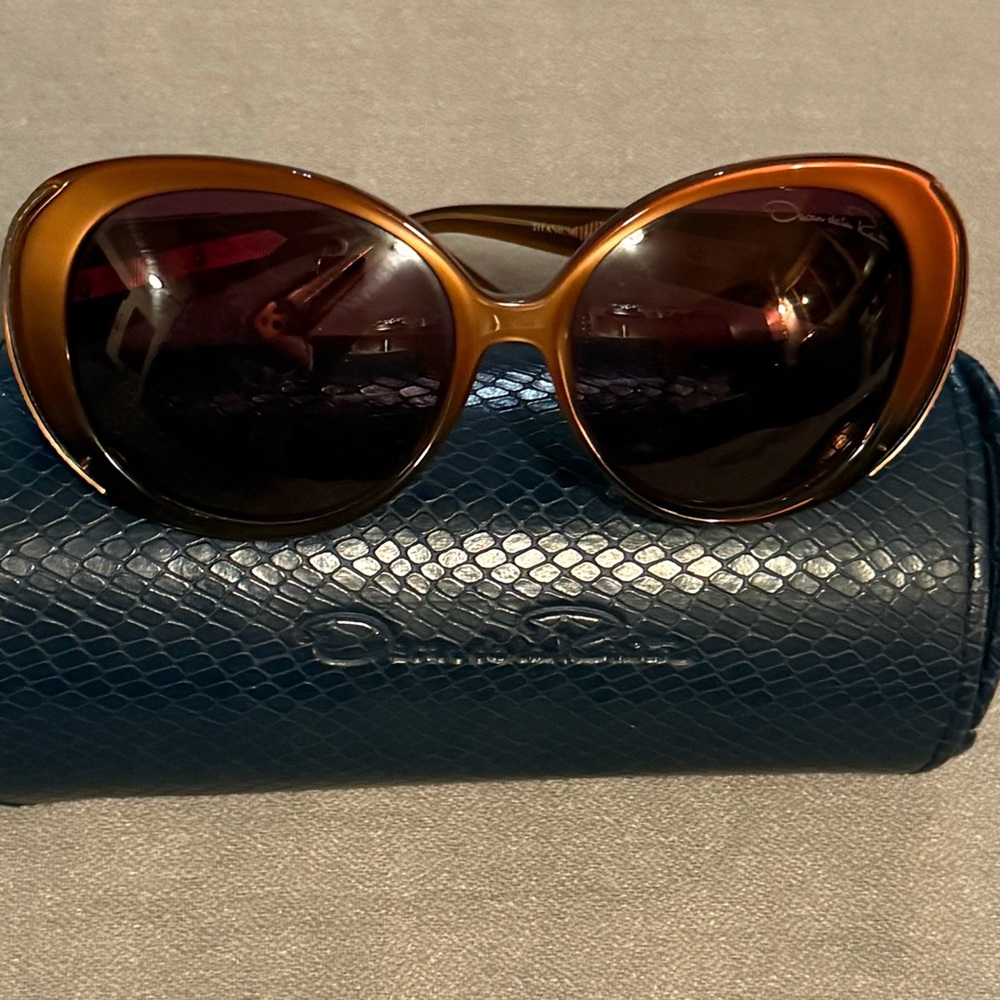 Oversized Oscar de la Renta Sunglasses with Case